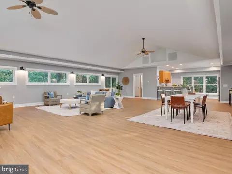 Living - 5108 Mountain Rd, Pasadena, MD 21122 photo 7 of 9