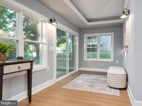 Entry Way - 5108 Mountain Rd, Pasadena, MD 21122 photo 3 of 3
