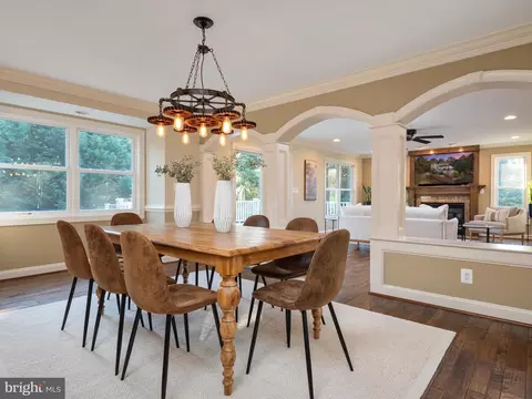 Dining - 5108 Mountain Rd, Pasadena, MD 21122 photo 3 of 5