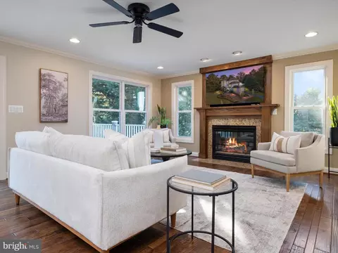 Living - 5108 Mountain Rd, Pasadena, MD 21122 photo 1 of 9