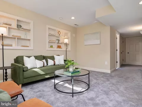 Living - 5108 Mountain Rd, Pasadena, MD 21122 photo 6 of 9