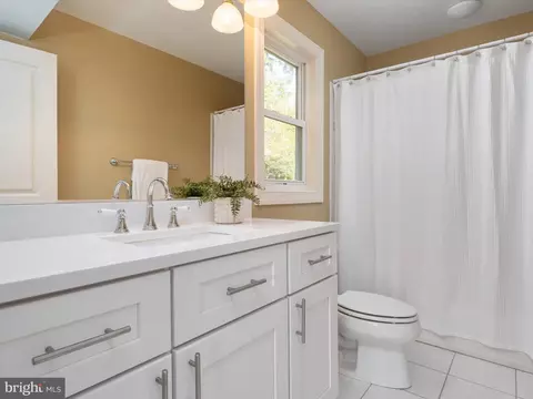 Bath - 5108 Mountain Rd, Pasadena, MD 21122 photo 6 of 8
