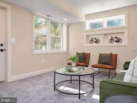 Living - 5108 Mountain Rd, Pasadena, MD 21122 photo 5 of 9