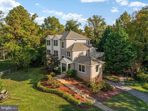 Exterior - 5108 Mountain Rd, Pasadena, MD 21122 photo 9 of 11