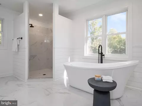Bath - 5108 Mountain Rd, Pasadena, MD 21122 photo 1 of 8
