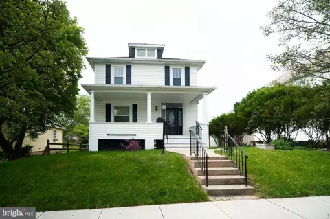 9 1st Ave, Brooklyn Park, MD 21225