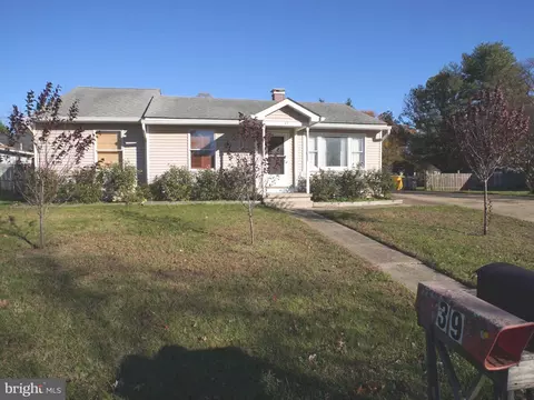 39 Oak Ct, Annapolis, MD 21401