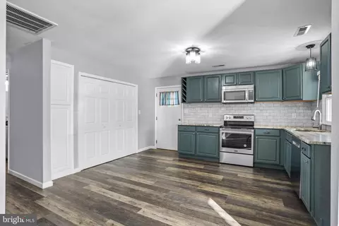 Entry Way - 1208 Oak Ave, Shady Side, MD 20764 photo 1 of 2