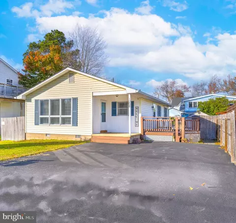 1208 Oak Ave, Shady Side, MD 20764