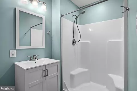 Bath - 1208 Oak Ave, Shady Side, MD 20764 photo 1 of 2