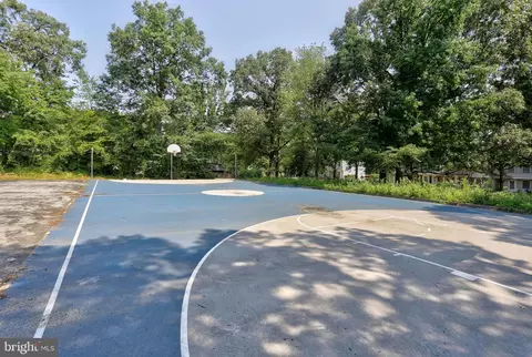 Exterior - 8131 Tower Bridge Dr, Pasadena, MD 21122 photo 13 of 14