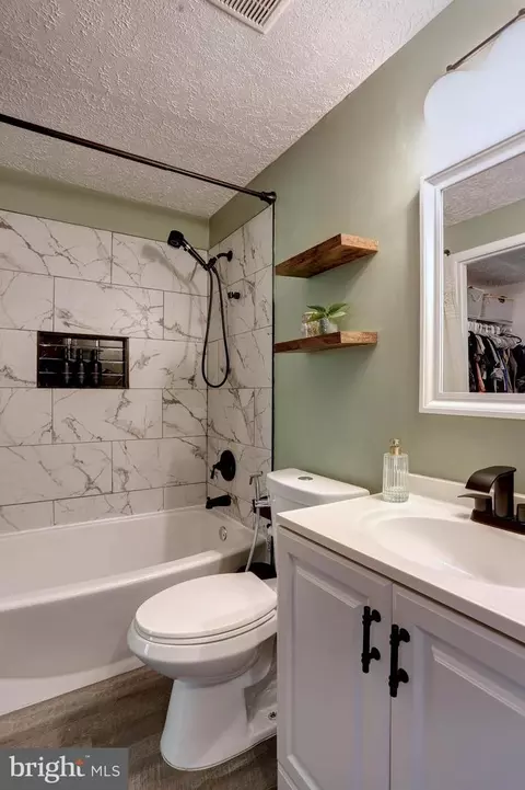 Bath - 8131 Tower Bridge Dr, Pasadena, MD 21122 photo 2 of 3