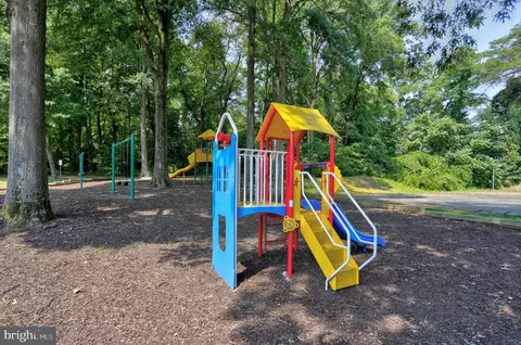 View/Area - 8131 Tower Bridge Dr, Pasadena, MD 21122 photo 1 of 1