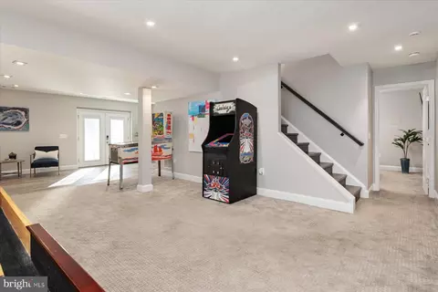 Entry Way - 7677 Bush Ave, Pasadena, MD 21122 photo 3 of 5