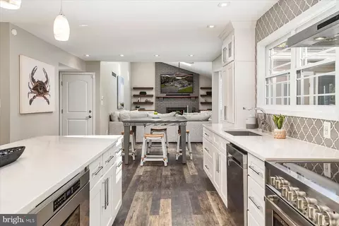 Kitchen - 7677 Bush Ave, Pasadena, MD 21122 photo 5 of 7