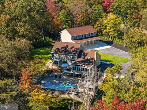 View/Area - 7677 Bush Ave, Pasadena, MD 21122 photo 1 of 5