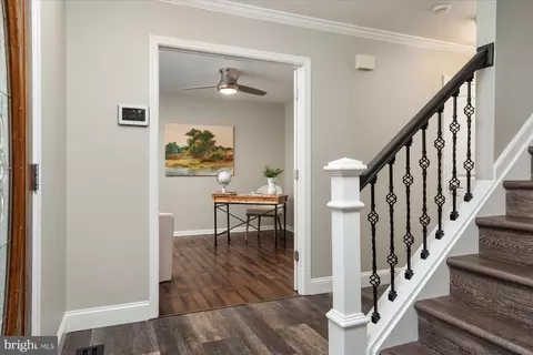 Entry Way - 7677 Bush Ave, Pasadena, MD 21122 photo 2 of 5