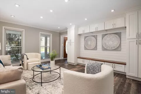 Entry Way - 7677 Bush Ave, Pasadena, MD 21122 photo 1 of 5