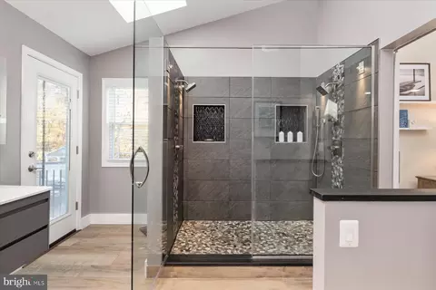 Bath - 7677 Bush Ave, Pasadena, MD 21122 photo 1 of 4