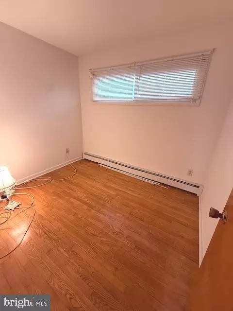 Bedroom - 1664 Glen Dr, Pasadena, MD 21122 photo 1 of 4