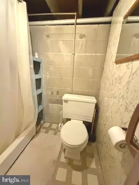 Bath - 1664 Glen Dr, Pasadena, MD 21122 photo 3 of 3