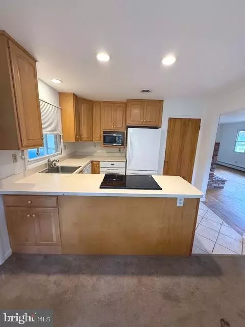 Kitchen - 1664 Glen Dr, Pasadena, MD 21122 photo 1 of 3