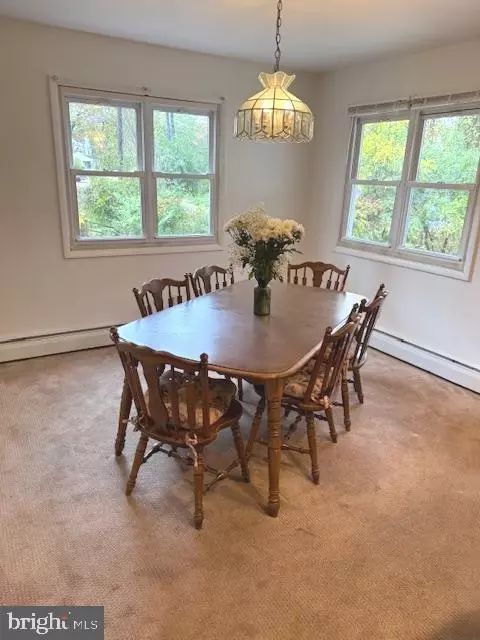 Dining - 1664 Glen Dr, Pasadena, MD 21122 photo 1 of 3