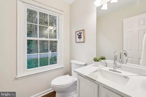 Entry Way - 5945 Deale Beach Rd, Deale, MD 20751 photo 3 of 6