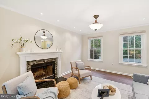 Living - 5945 Deale Beach Rd, Deale, MD 20751 photo 1 of 4