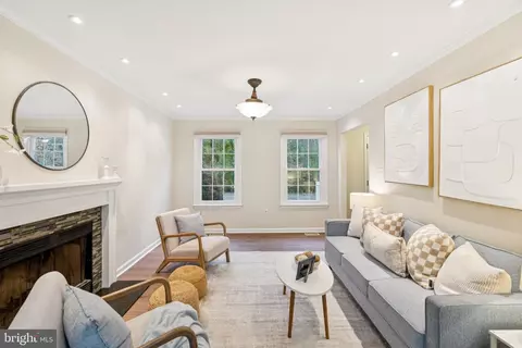 Living - 5945 Deale Beach Rd, Deale, MD 20751 photo 3 of 4