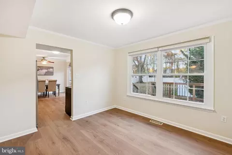 Entry Way - 5945 Deale Beach Rd, Deale, MD 20751 photo 4 of 6
