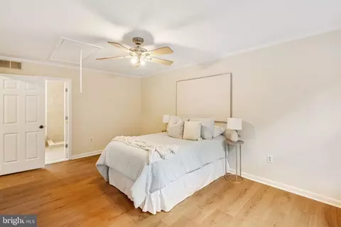 Bedroom - 5945 Deale Beach Rd, Deale, MD 20751 photo 2 of 4