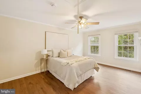 Bedroom - 5945 Deale Beach Rd, Deale, MD 20751 photo 1 of 4
