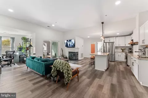 10 Greystone Ct #I, Annapolis, MD 21403