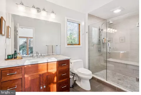 Bath - 184 Old Bight Ct, Edgewater, MD 21037 photo 1 of 4