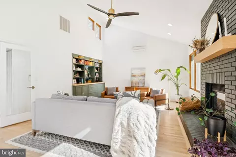 Living - 184 Old Bight Ct, Edgewater, MD 21037 photo 1 of 3
