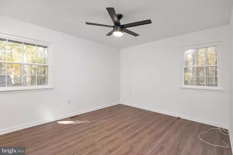 Bedroom - 732 Masons Beach Rd, Deale, MD 20751 photo 3 of 3