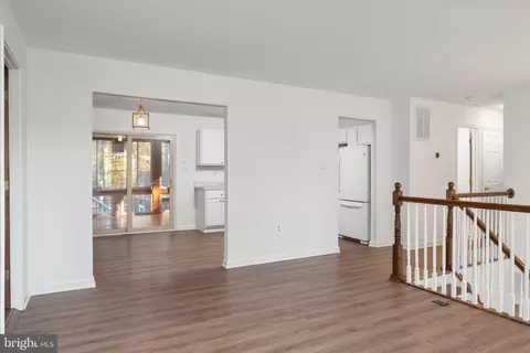 Entry Way - 732 Masons Beach Rd, Deale, MD 20751 photo 3 of 3