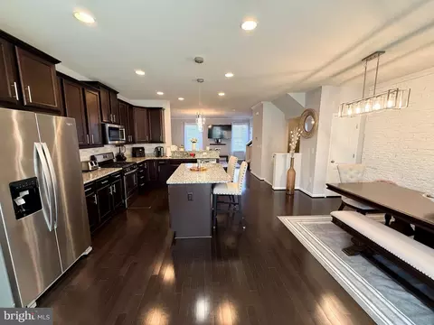 221 Gunther Pl, Glen Burnie, MD 21060