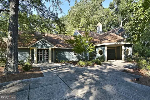 Exterior - 986 Breakwater Dr, Annapolis, MD 21403 photo 4 of 5