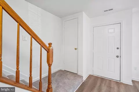 Entry Way - 986 Breakwater Dr, Annapolis, MD 21403 photo 2 of 2
