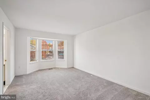 Living - 986 Breakwater Dr, Annapolis, MD 21403 photo 5 of 5