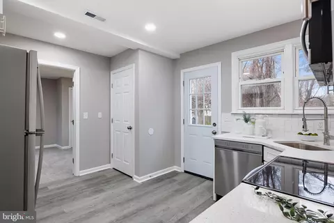 8119 Elizabeth Rd, Pasadena, MD 21122 photo 15