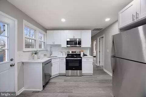 8119 Elizabeth Rd, Pasadena, MD 21122 photo 11