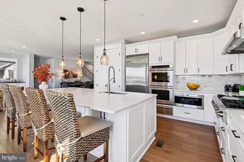 Kitchen - 4992 Lerch Dr, Shady Side, MD 20764 photo 3 of 4
