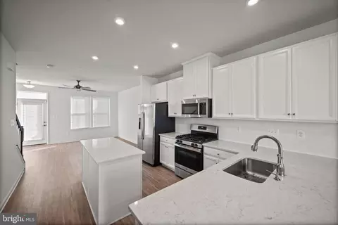 Entry Way - 3769 Cedar Mountain Way, Hanover, MD 21076 photo 5 of 16