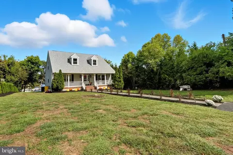 Exterior - 706 E Shore Rd, Pasadena, MD 21122 photo 4 of 5