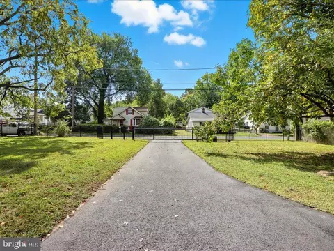Exterior - 706 E Shore Rd, Pasadena, MD 21122 photo 5 of 5