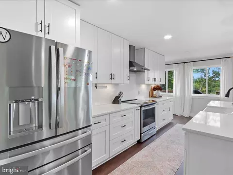 Kitchen - 706 E Shore Rd, Pasadena, MD 21122 photo 1 of 2