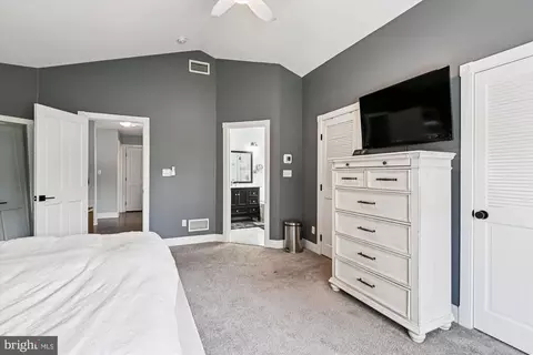 Bedroom - 161 E Bay View Dr, Annapolis, MD 21403 photo 3 of 16